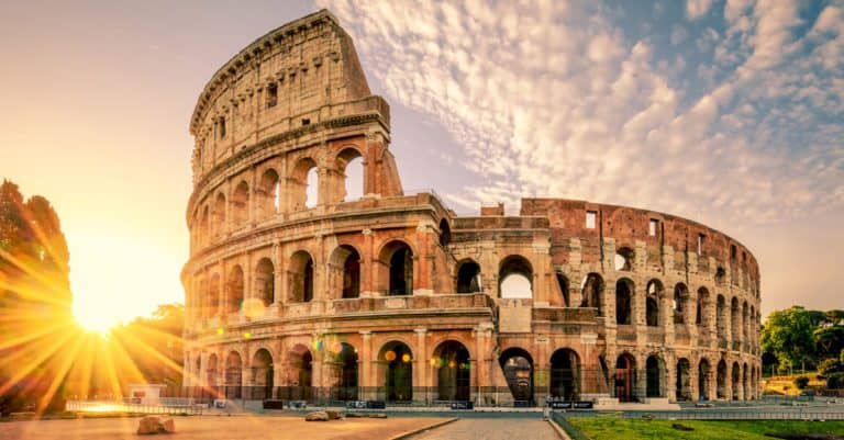 Roma Gezilecek Yerler: Kolezyum, Vatikan ve Tarihi Meydanlar