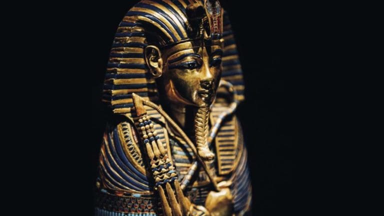Tutankhamun: Altın Maskenin Ardındaki Çocuk Firavun