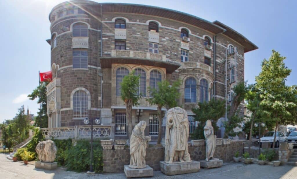 İzmir Arkeoloji Müzesi