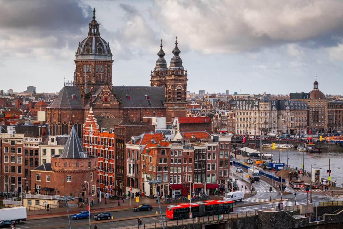 Amsterdam Güvenli mi?
