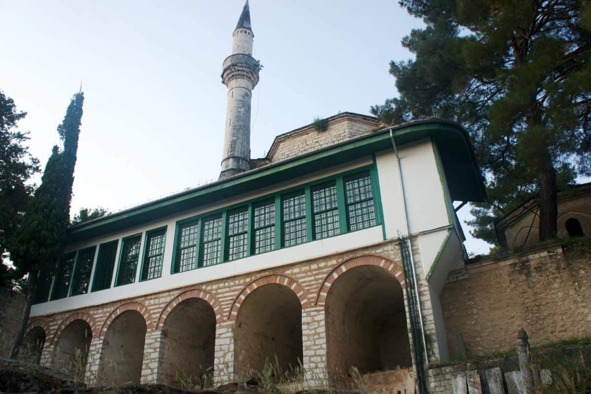 Yanya Aslan Paşa Camii ve Etnografya Müzesi