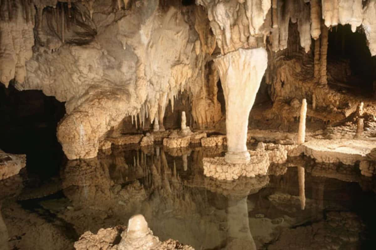 Perama Mağarası sarkıt ve dikitleri