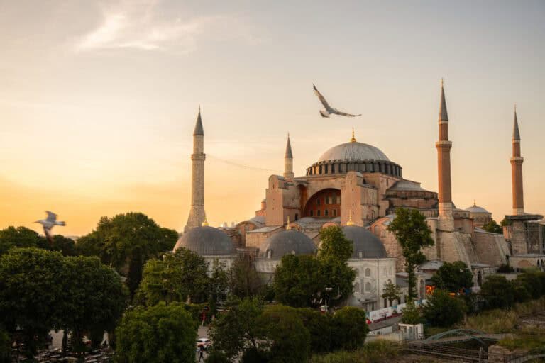 Ayasofya: İstanbul’un Kalbinde Zamana Direnen Bir Hikâye