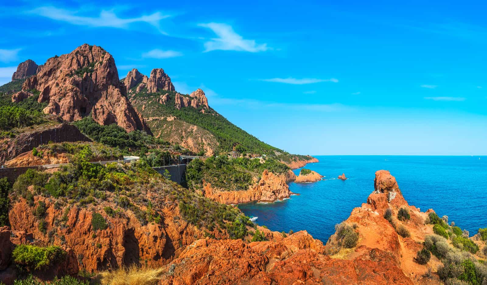 Esterel’in kızıl kayalık kıyısı