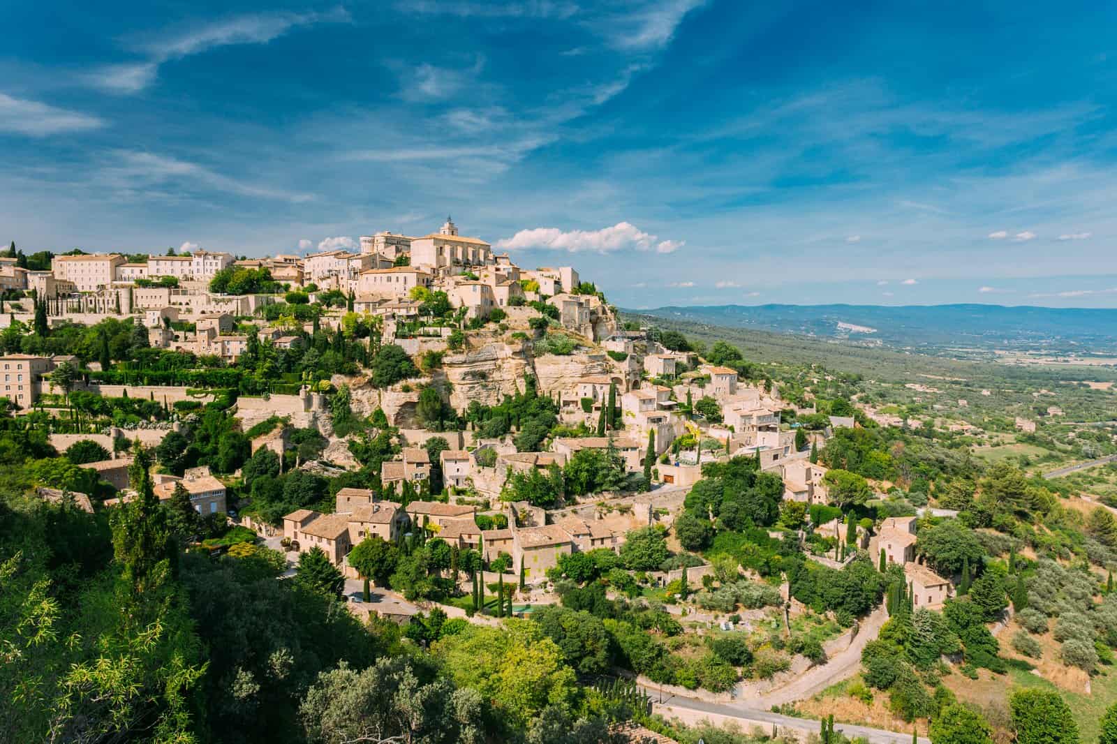 Tepedeki Gordes köyü