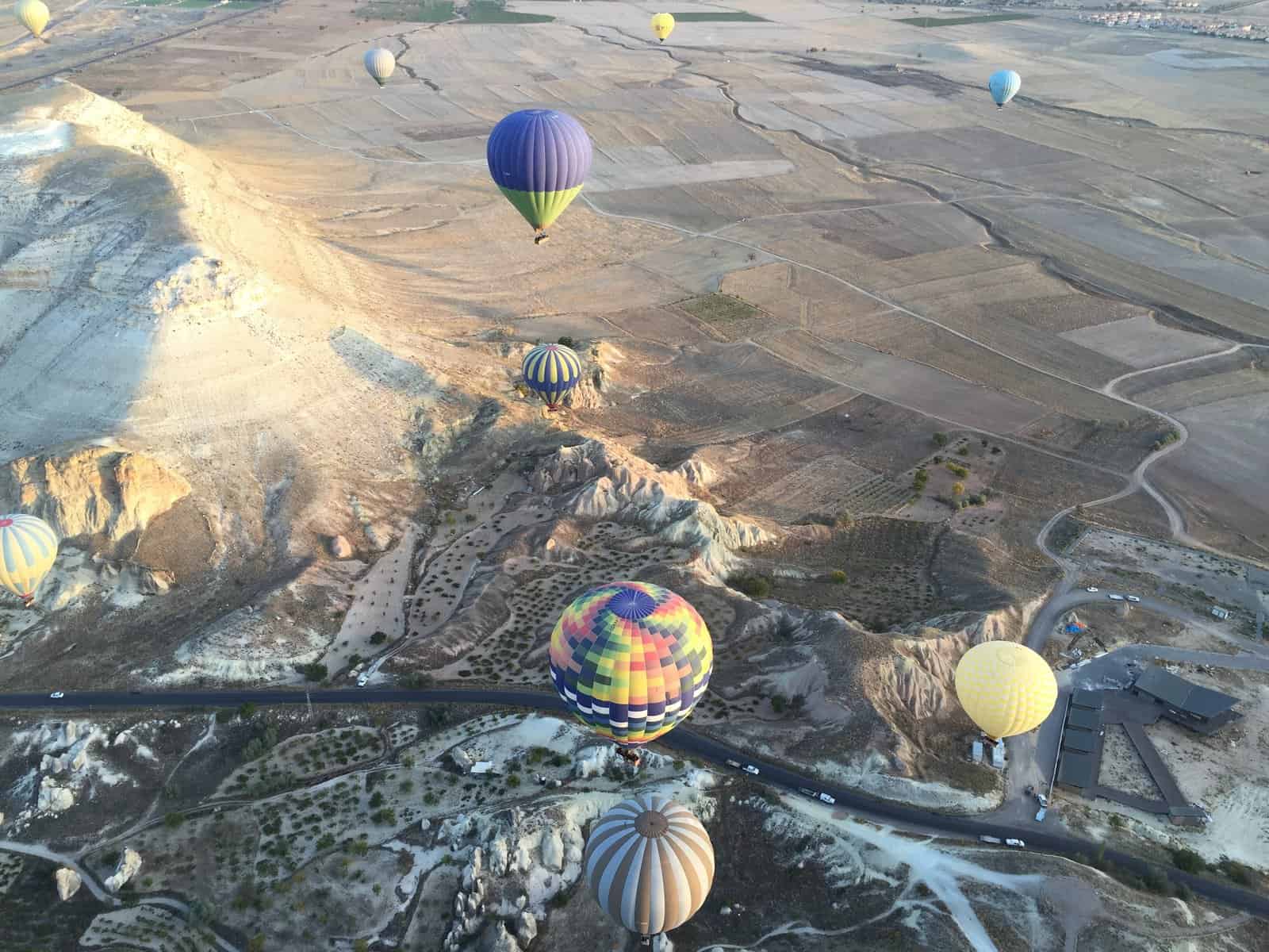 Kapadokya'da sıcak hava balonu yolculuğu