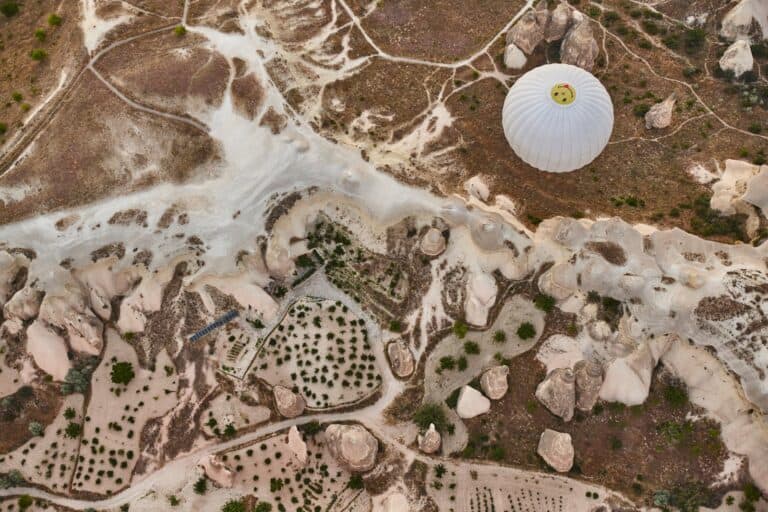 Güllüdere (Rose Valley) üzerinde sıcak hava balonu