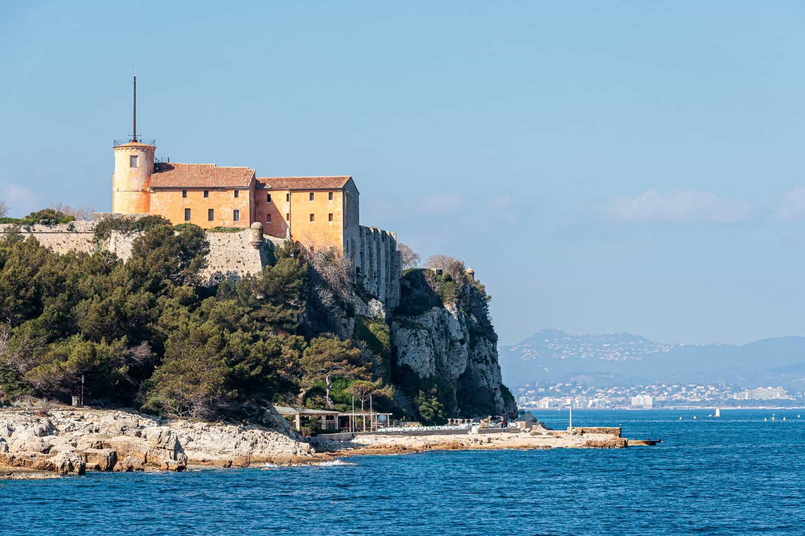 Cannes açıklarındaki Sainte-Marguerite Adası